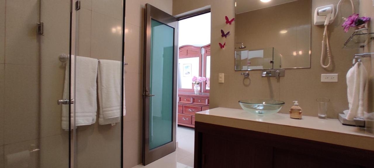Casa Abril Cozzy Suites Канкун Екстер'єр фото