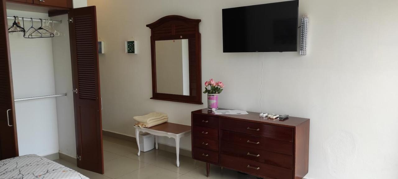 Casa Abril Cozzy Suites Канкун Екстер'єр фото